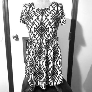 Shortsleeved knit mini dress